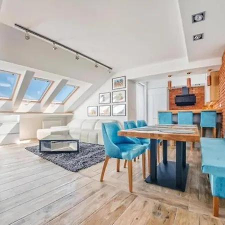 - One Bedroom With Balcony - Center - Sb12 *