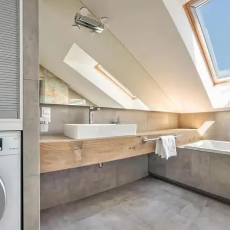 - One Bedroom With Balcony - Center - Sb12 Lägenhet